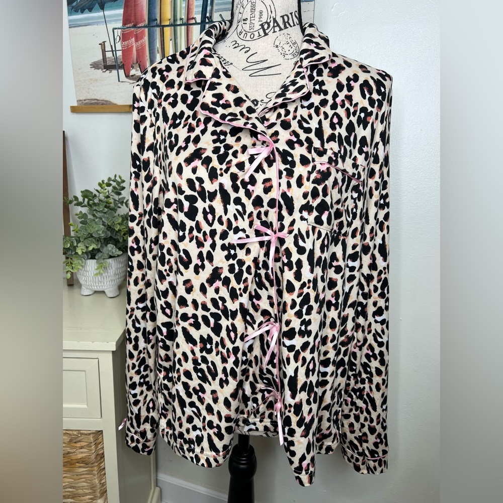Brand New-Tahari Leopard Print Pajama Top